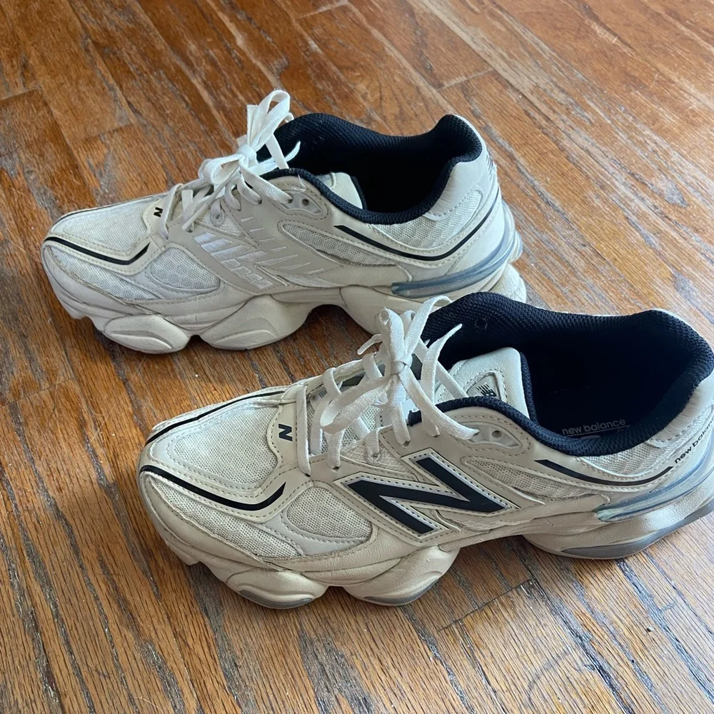 New Balance Women's White and Black Athletic Sneakers